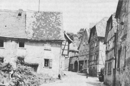 F&uuml;rther Stra&szlig;e 1954 - heute Siegfriedstra&szlig;e in H&ouml;he der KLN - die rechte H&auml;userzeile steht noch